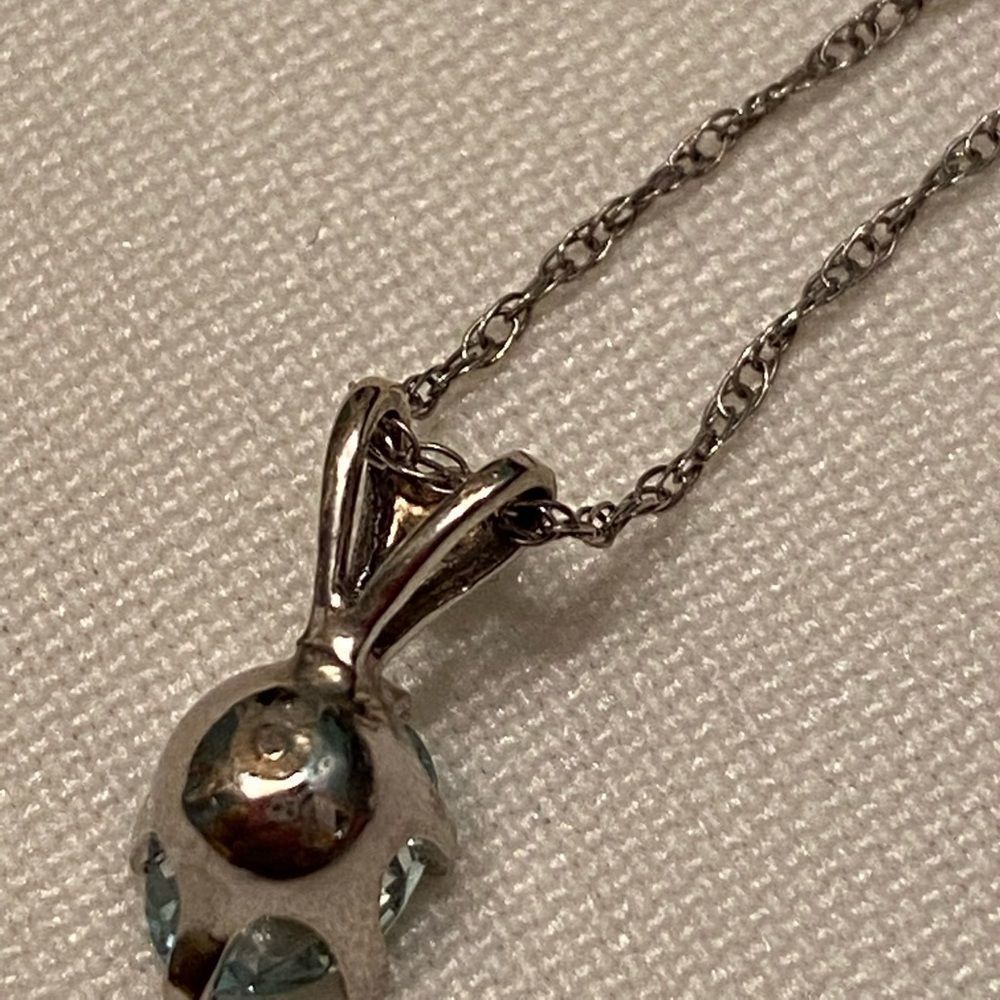 Estate Necklace 14k White Gold and Aquamarine Pendant Necklace - Picture 12 of 15